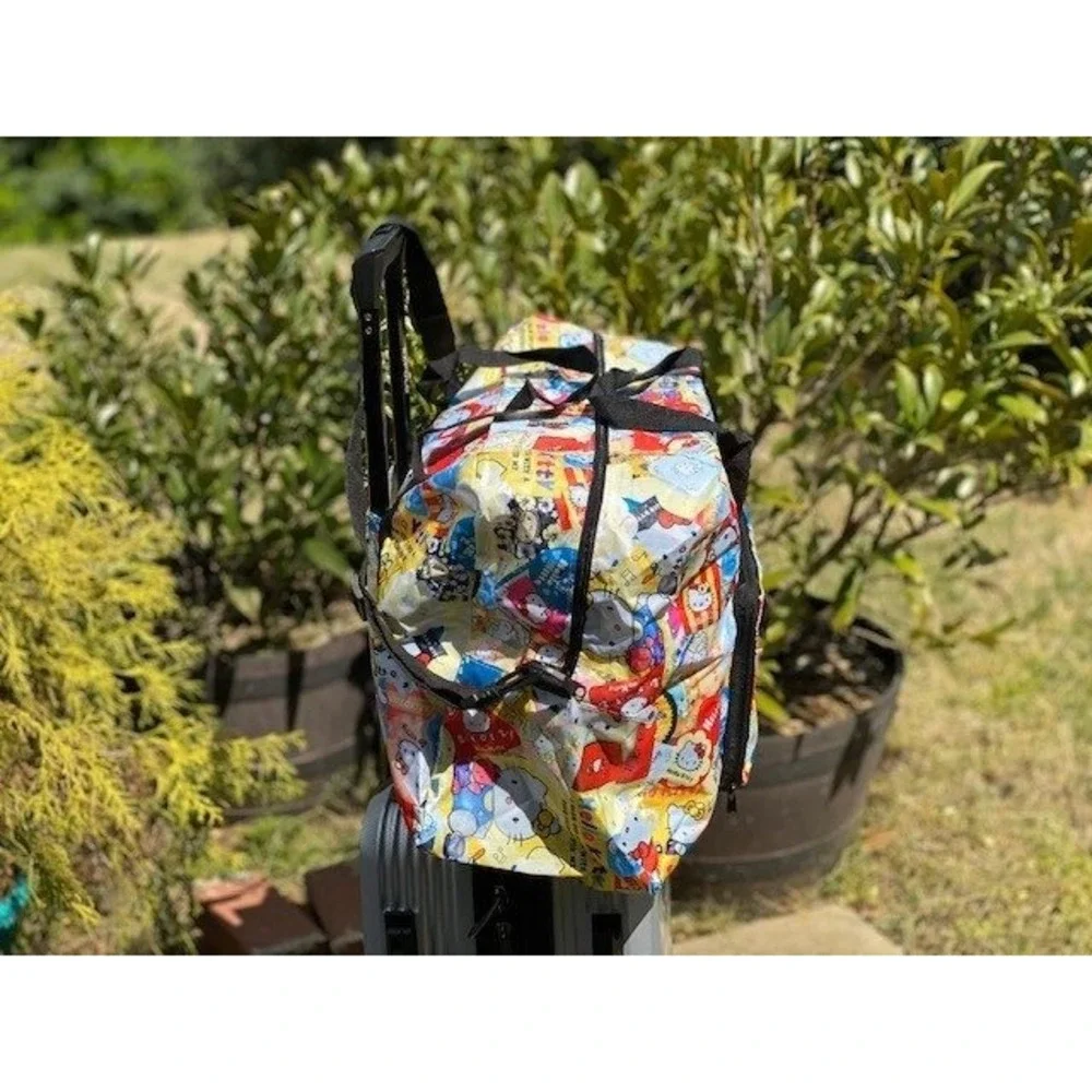 Hello Kitty Travel Duffle Bag Weekend Overnight Bag Colorful Print‎ foldable - Picture 4 of 7